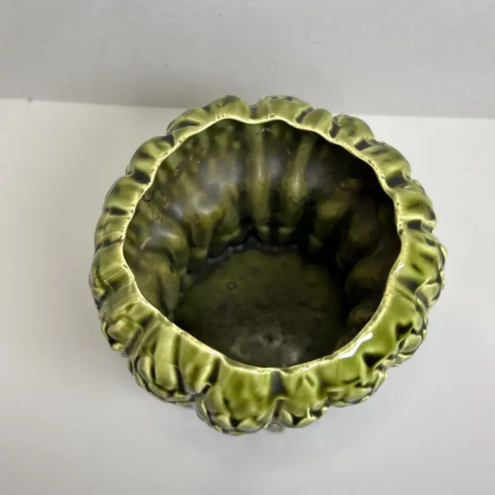 Vtg Ceramic Majolica Style Vase A Stalk Of Green Asparagus Tied With A Ribbon